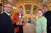 An Zierer's Karusselbar gibt es 2015 erstmals Bier von Hofbräu (©Foto: Ingrid Grossmann)